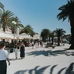 Sunset Waves Boutique דירה *