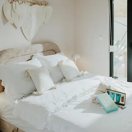 Sunset Waves Boutique Apartment *